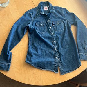 Tailored Fit Levi Strauss & Co Woman's Denim top
